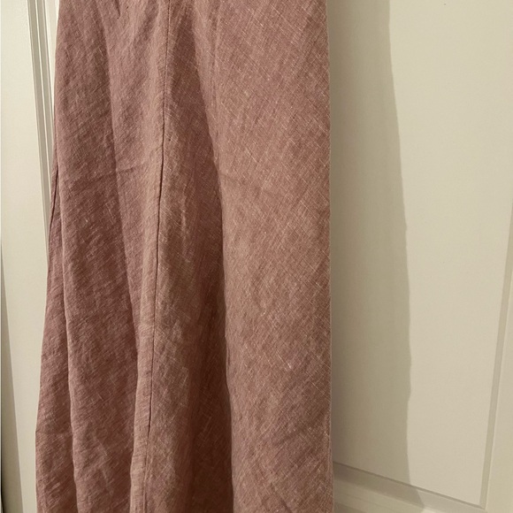 Premium Linen Maxi Dress (purle, V-neckline and back) - Picture 7 of 9